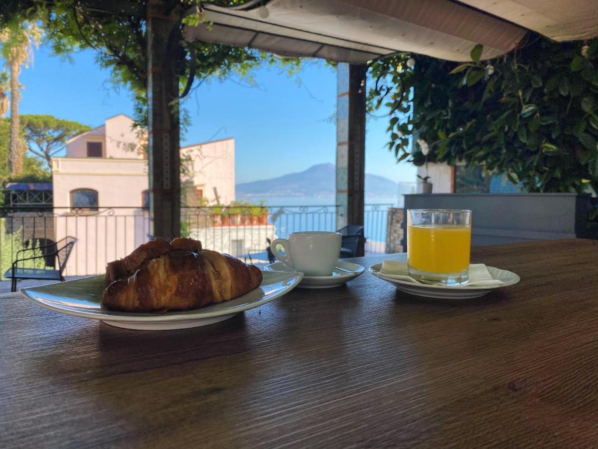 Aequa Hotel Vico Equense Eksteriør bilde