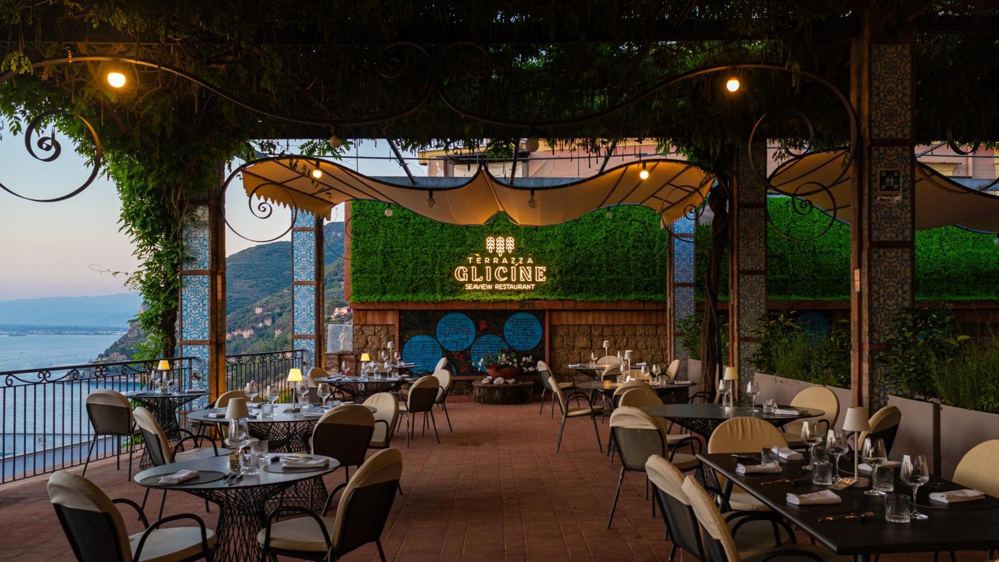 Aequa Hotel Vico Equense Eksteriør bilde