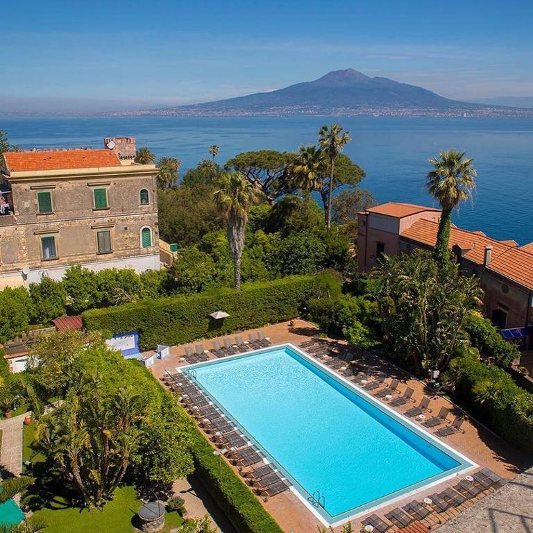 Aequa Hotel Vico Equense Eksteriør bilde