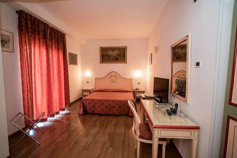 Aequa Hotel Vico Equense Eksteriør bilde
