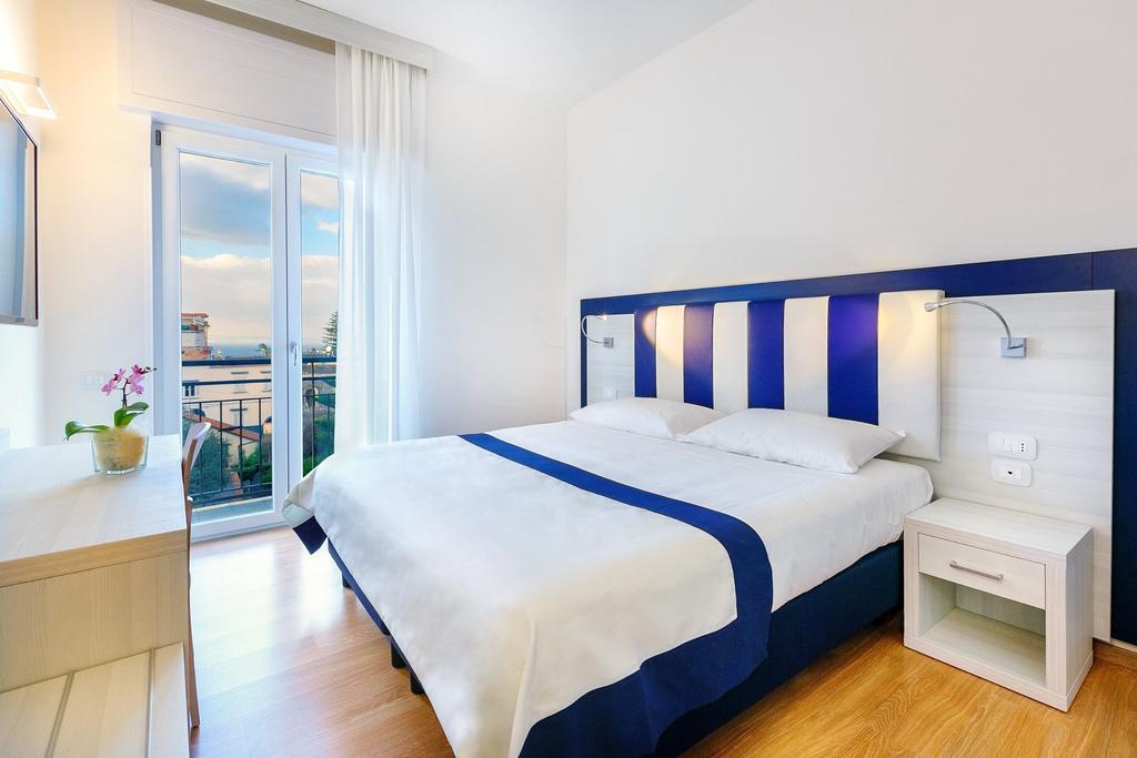 Aequa Hotel Vico Equense Eksteriør bilde